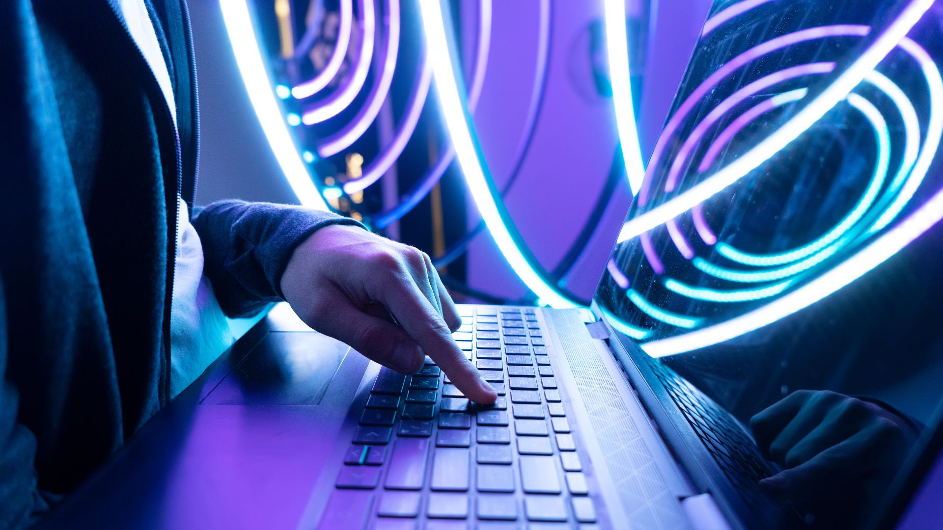 天价2亿美元抢人! Meta 超智能实验室闪电集结11位AI顶流, 7名中国高校毕业生挑大梁