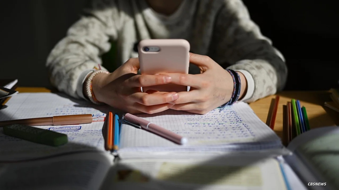 新泽西州签署法案 禁止K-12校园内使用手机