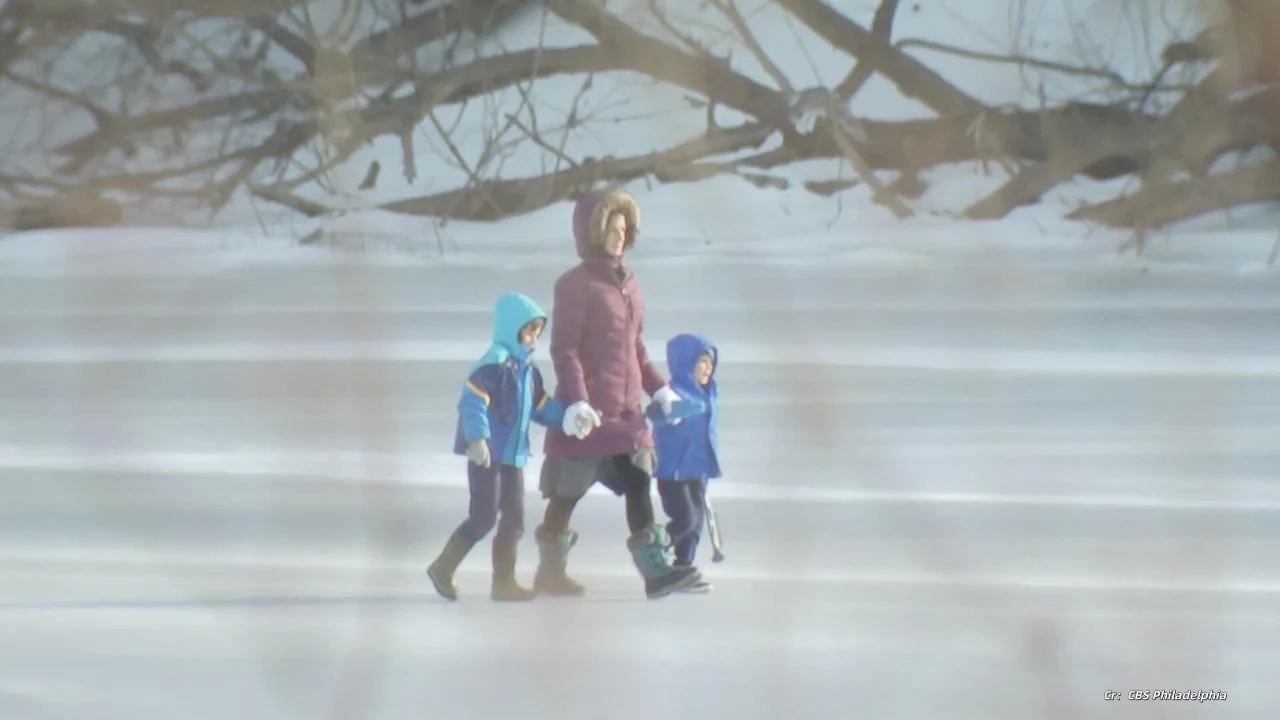 费城警方警告：冰面危险，切勿踏足